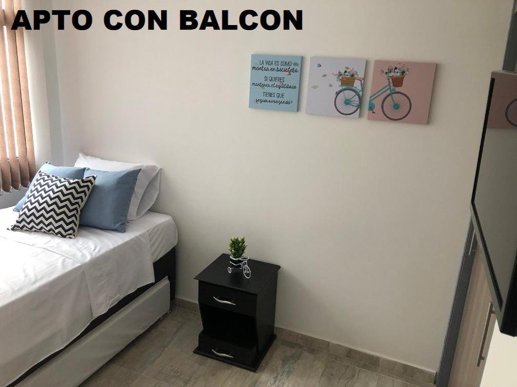 Apartamentos View, Calle Del Malecon Frente Al Lago Guatape Exterior photo